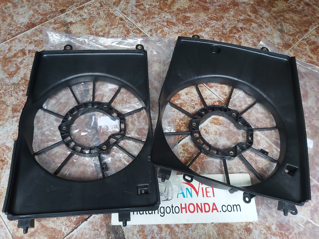 Lồng quạt két nước xe Honda City